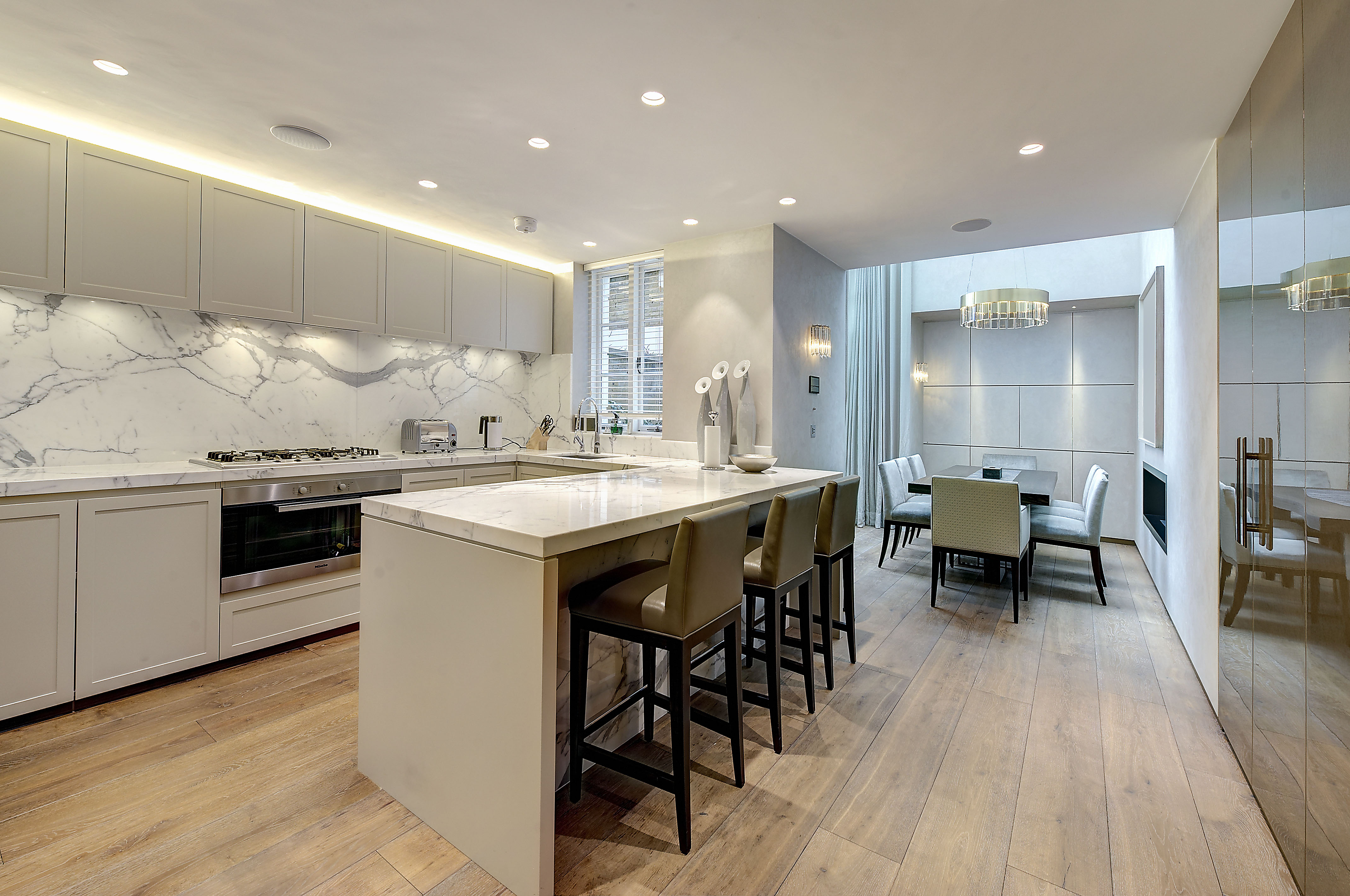 5 bedroom town house for sale 0
