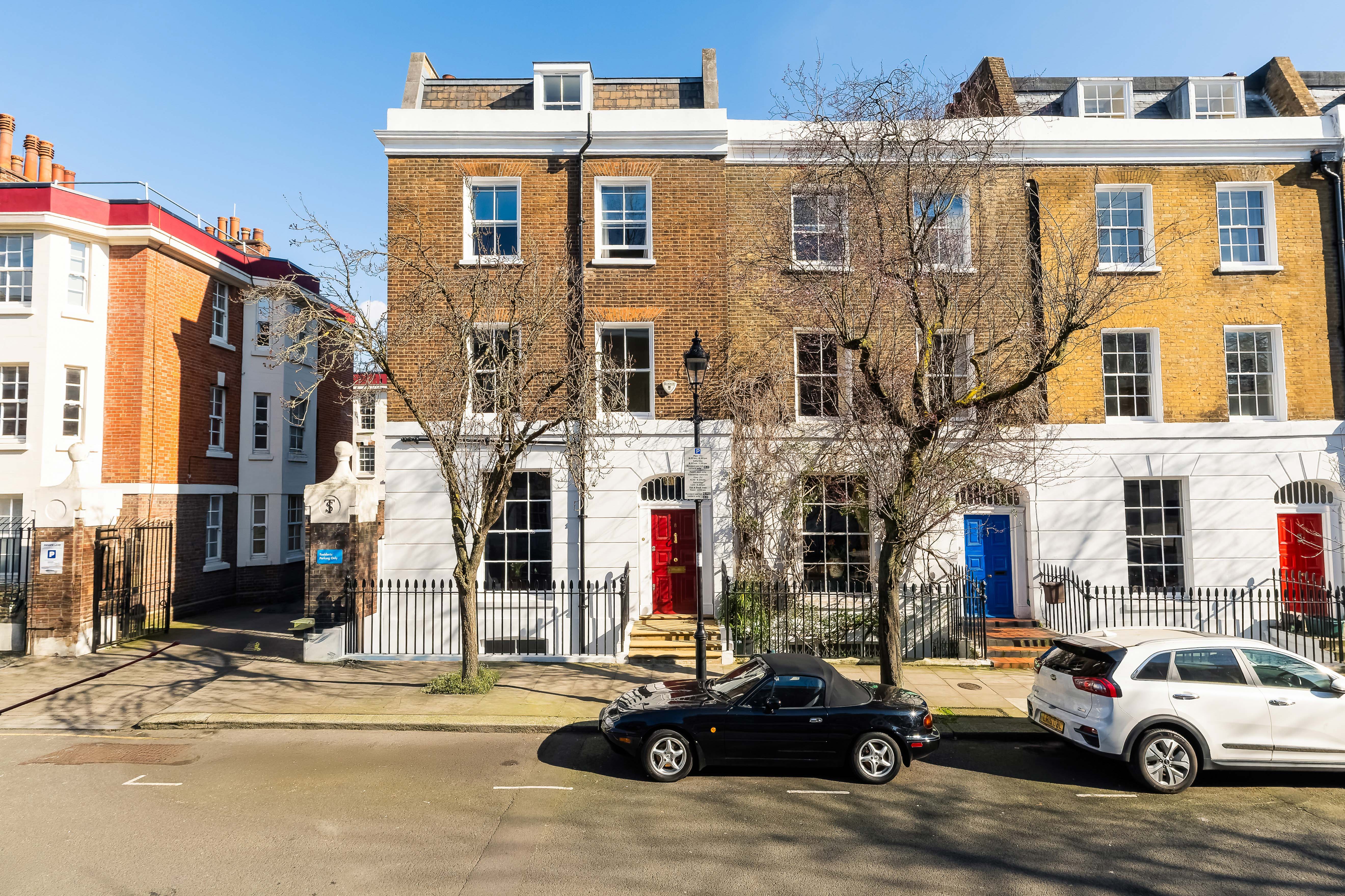 6 bedroom detached house for sale 0