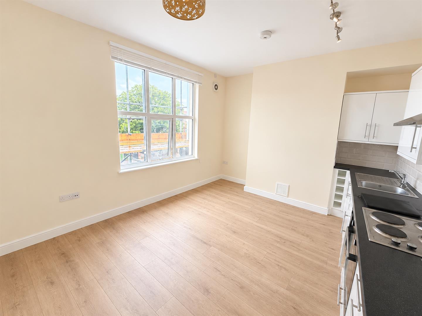 Flat 2, 85A, Chapel Road, Worthing photo 4