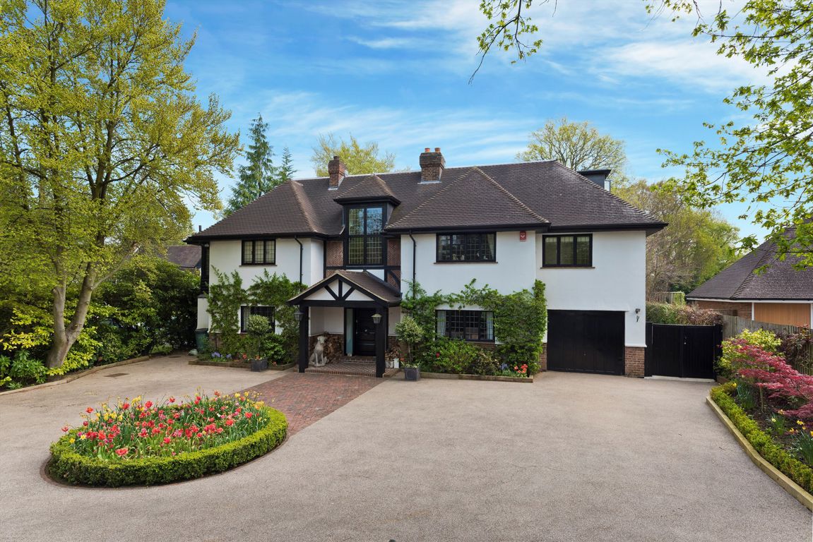 7 bedroom detached house for sale 0