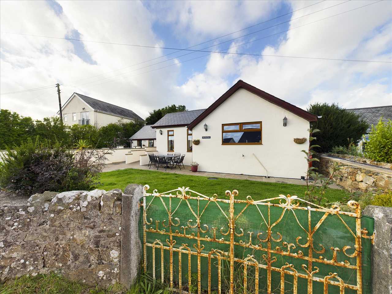 Photos of Penprys Fawr, Carmel, Carmel, Isle Of Anglesey LL71