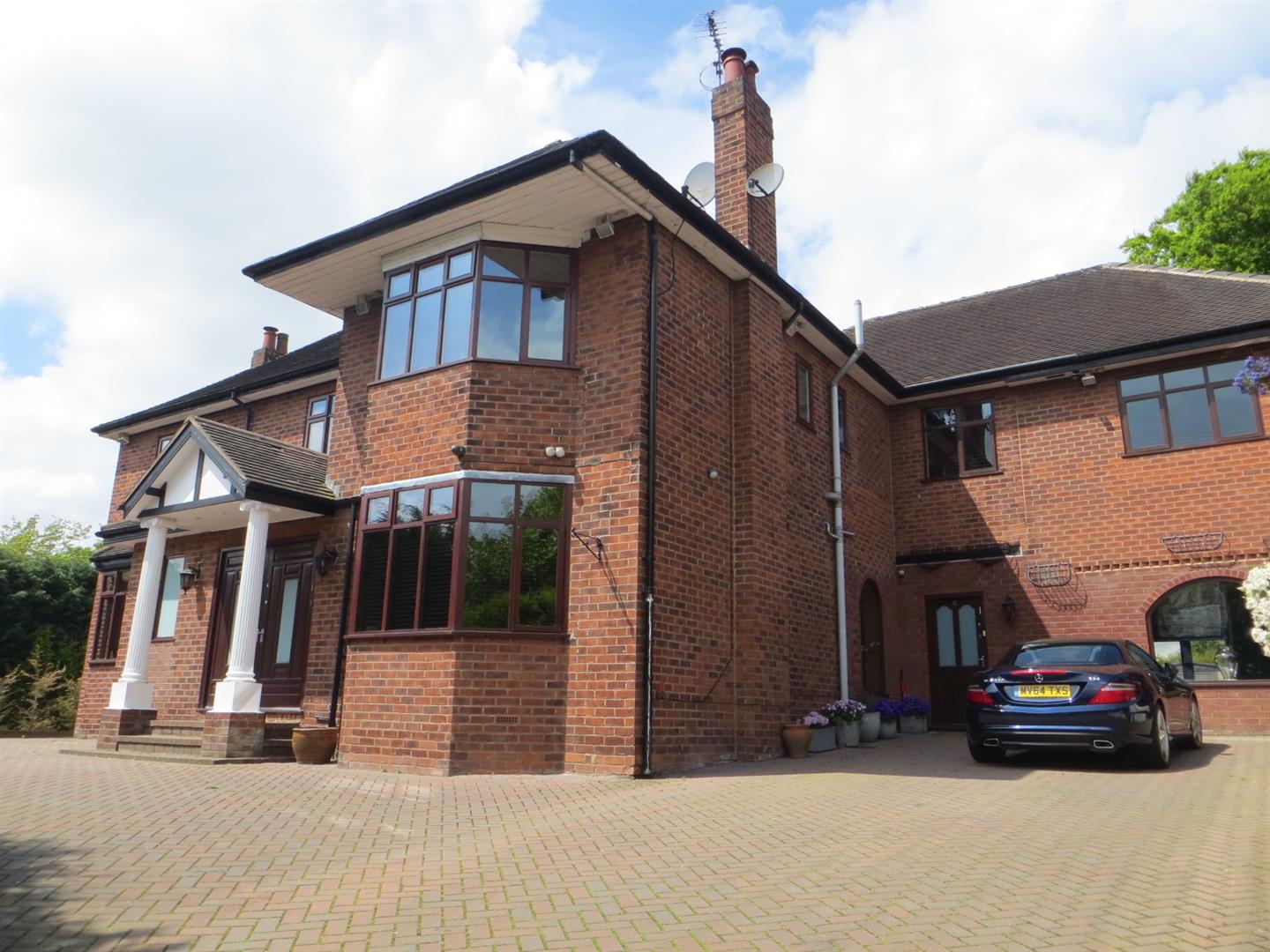4 bedroom detached house for sale in Castle Hill Road, Prestwich