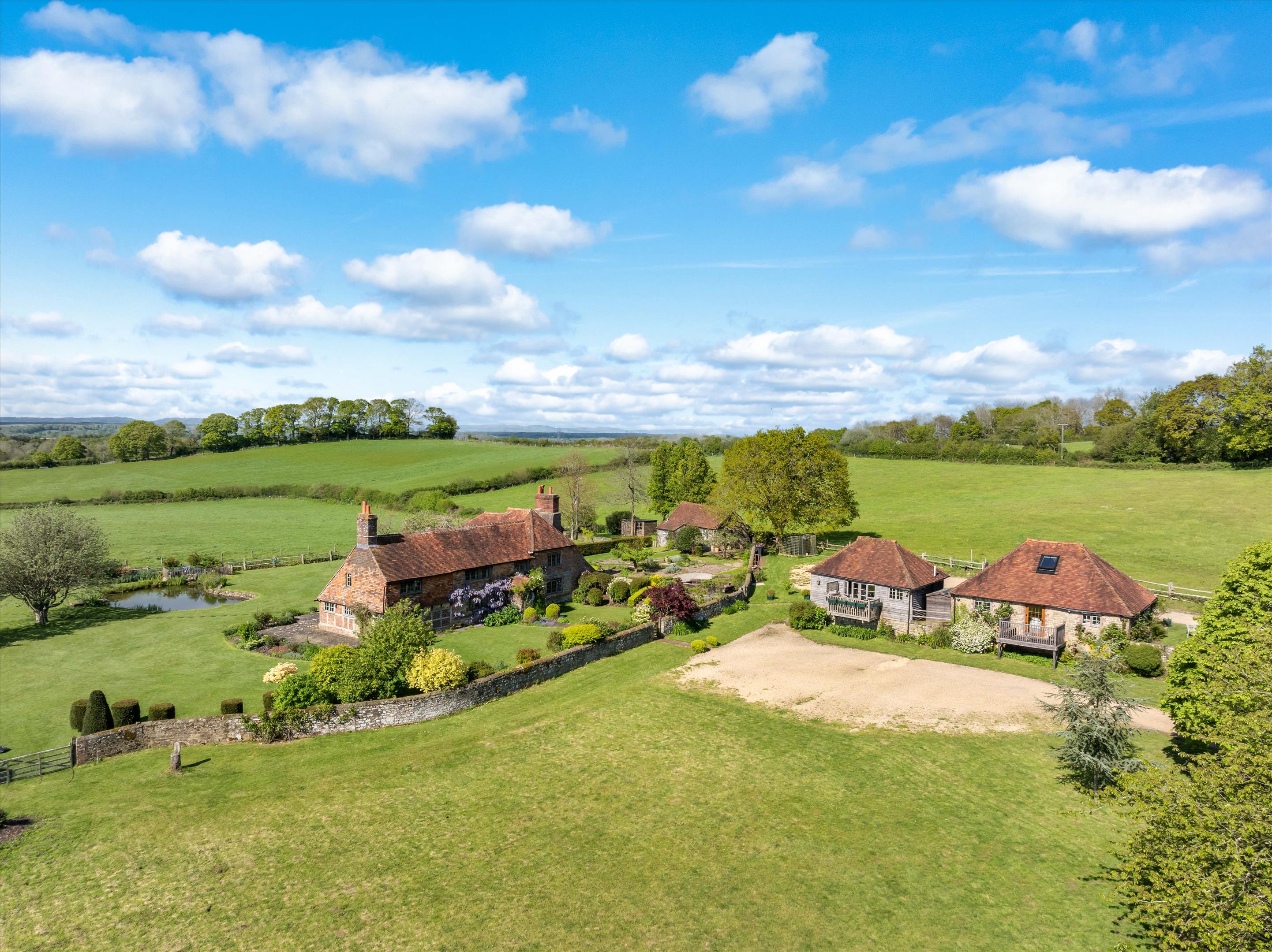 6 bedroom farmhouse for sale 0