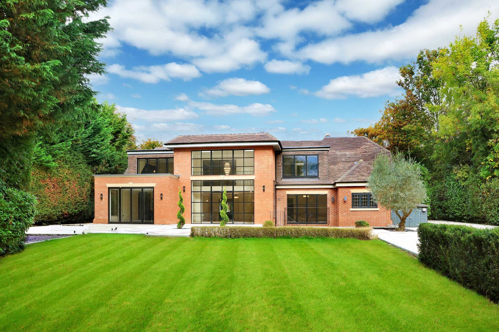 5 bedroom country house for sale 0