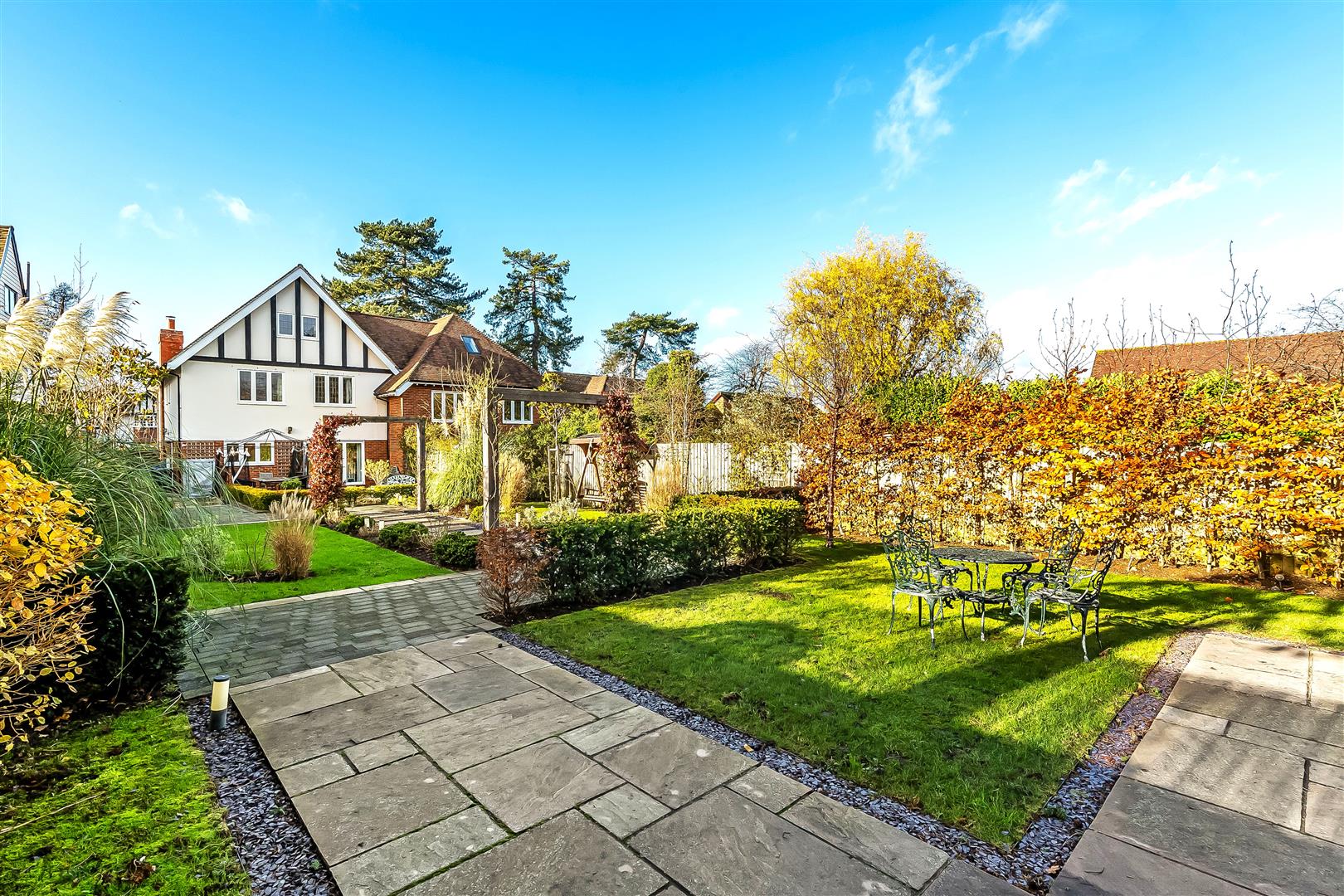 6 bedroom semi-detached house for sale 0