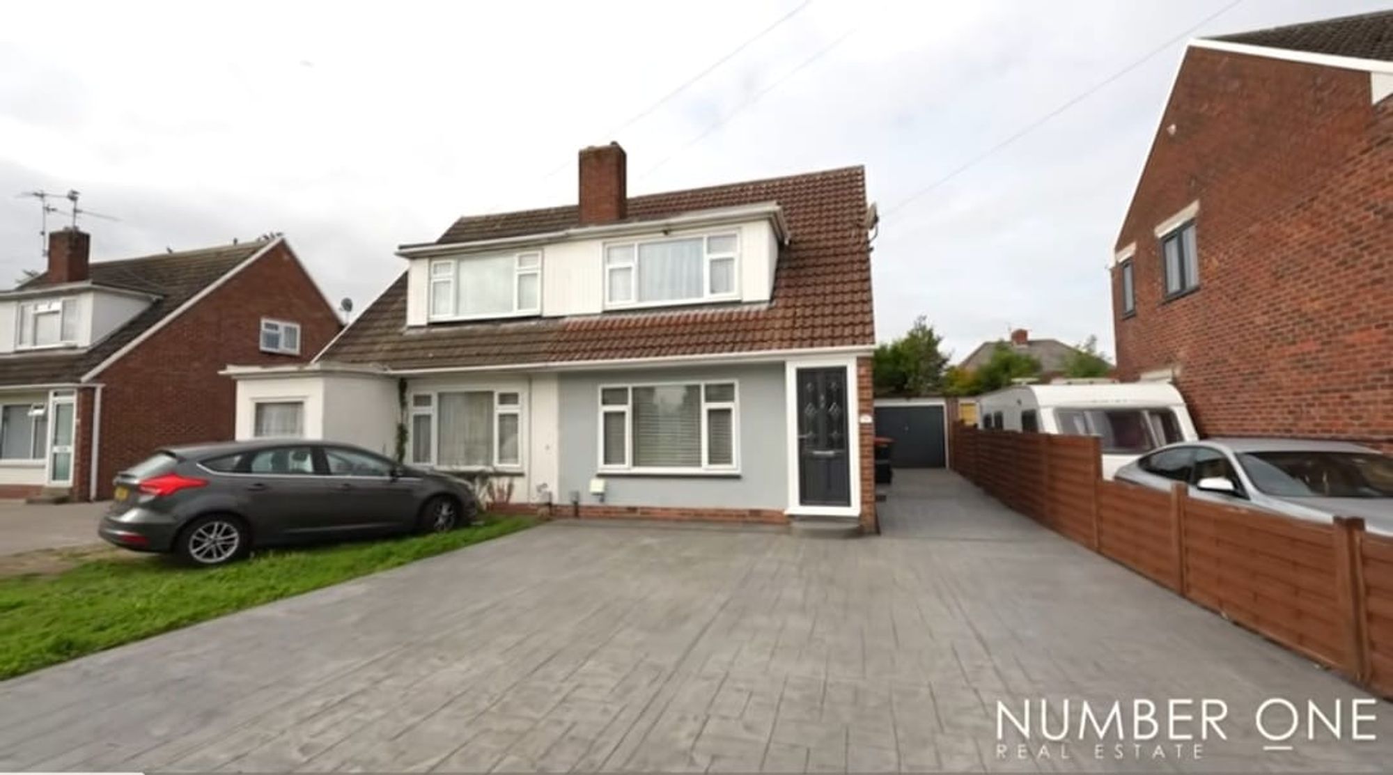 3 bed detached house for sale