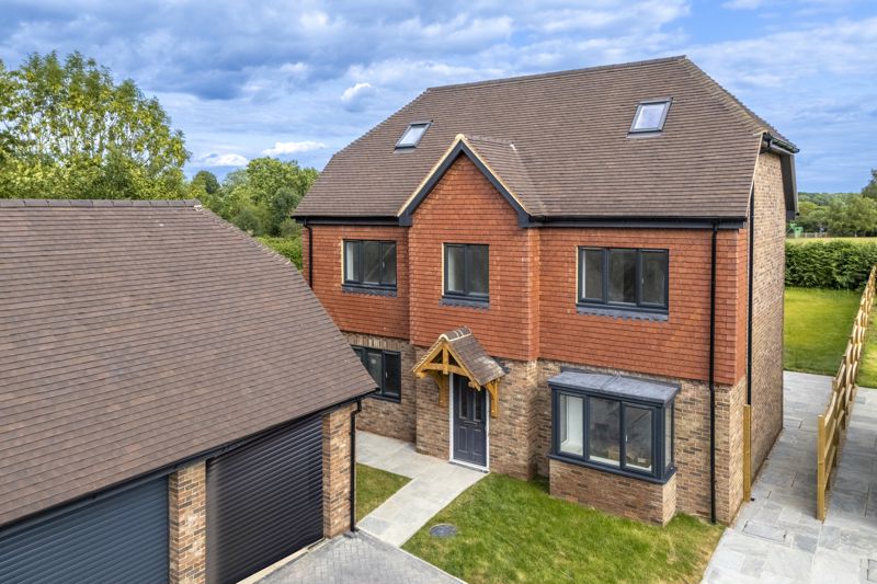 5 bedroom detached new house for sale 0
