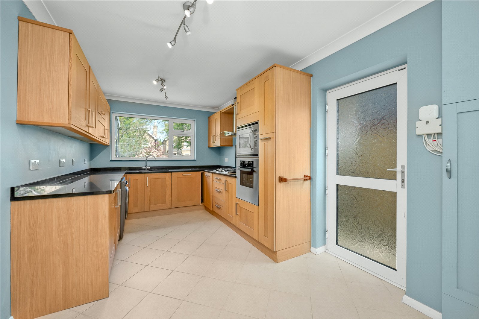 3 bedroom detached house for sale 0