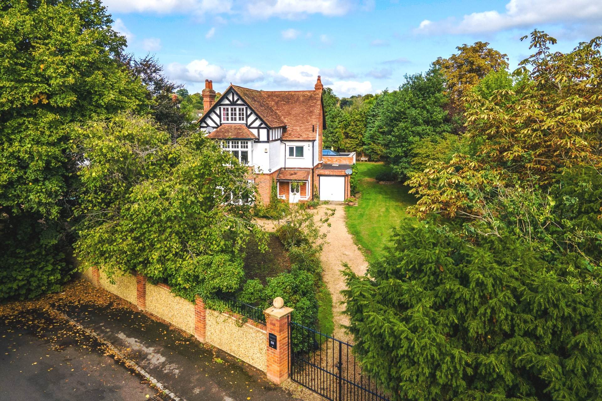 5 bedroom detached house for sale 0