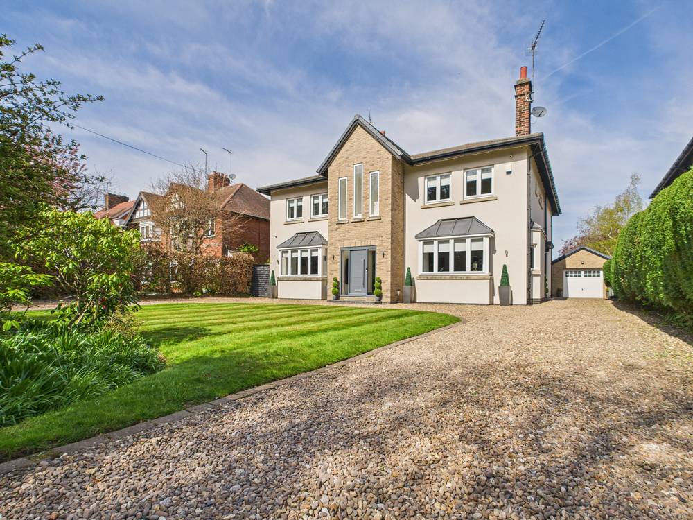 5 bedroom detached house for sale 0