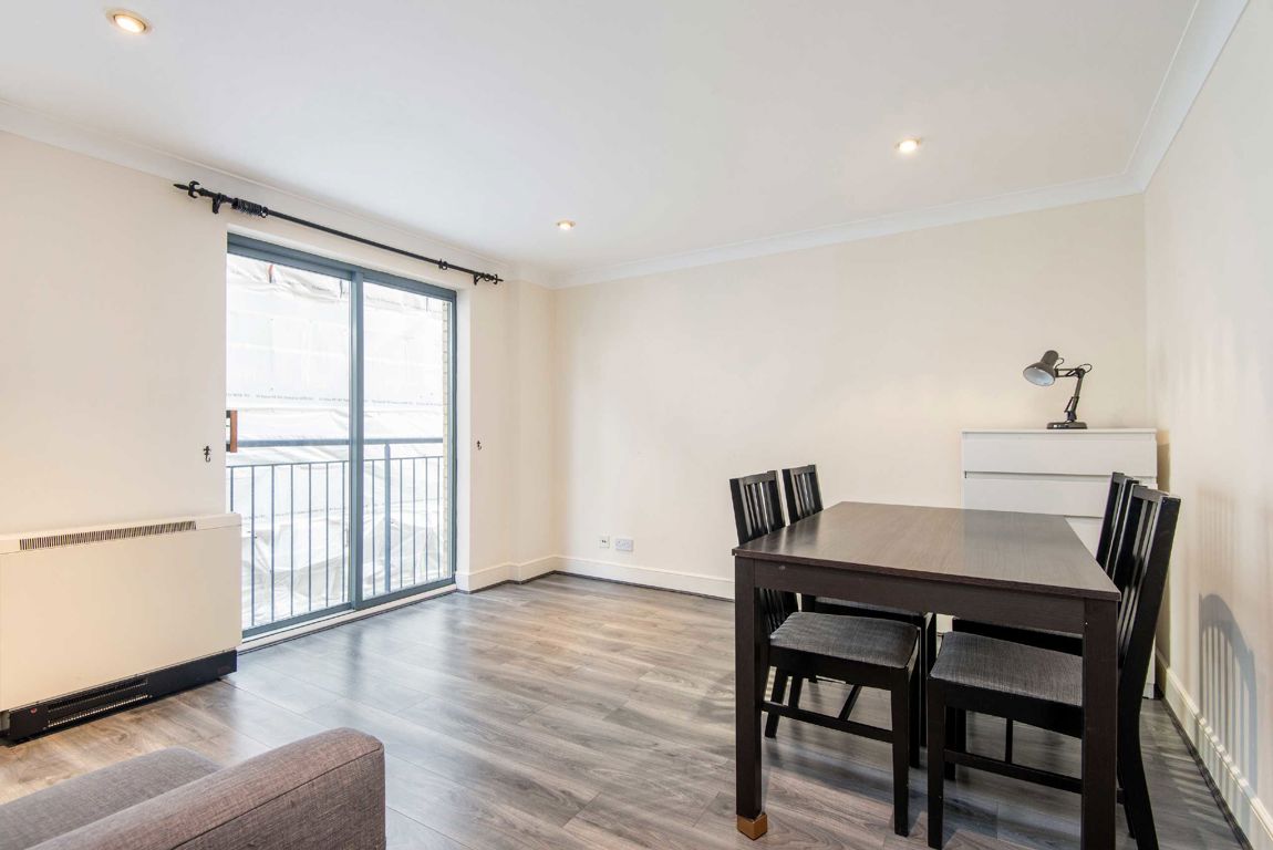 Flat 25, The Cobalt Building, 10-15, Bridgewater Square, London photo 4