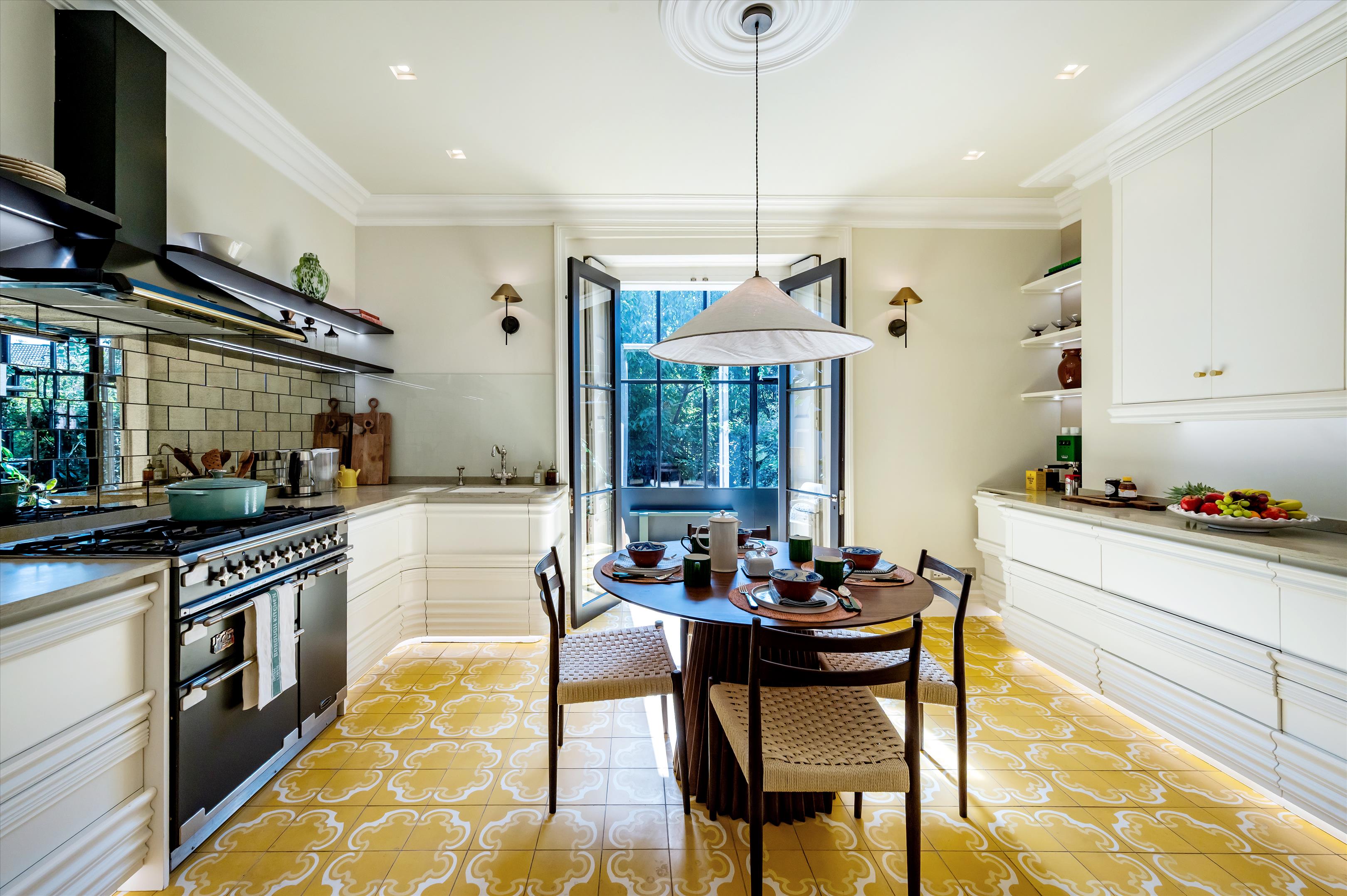 5 bedroom semi-detached house for sale 0