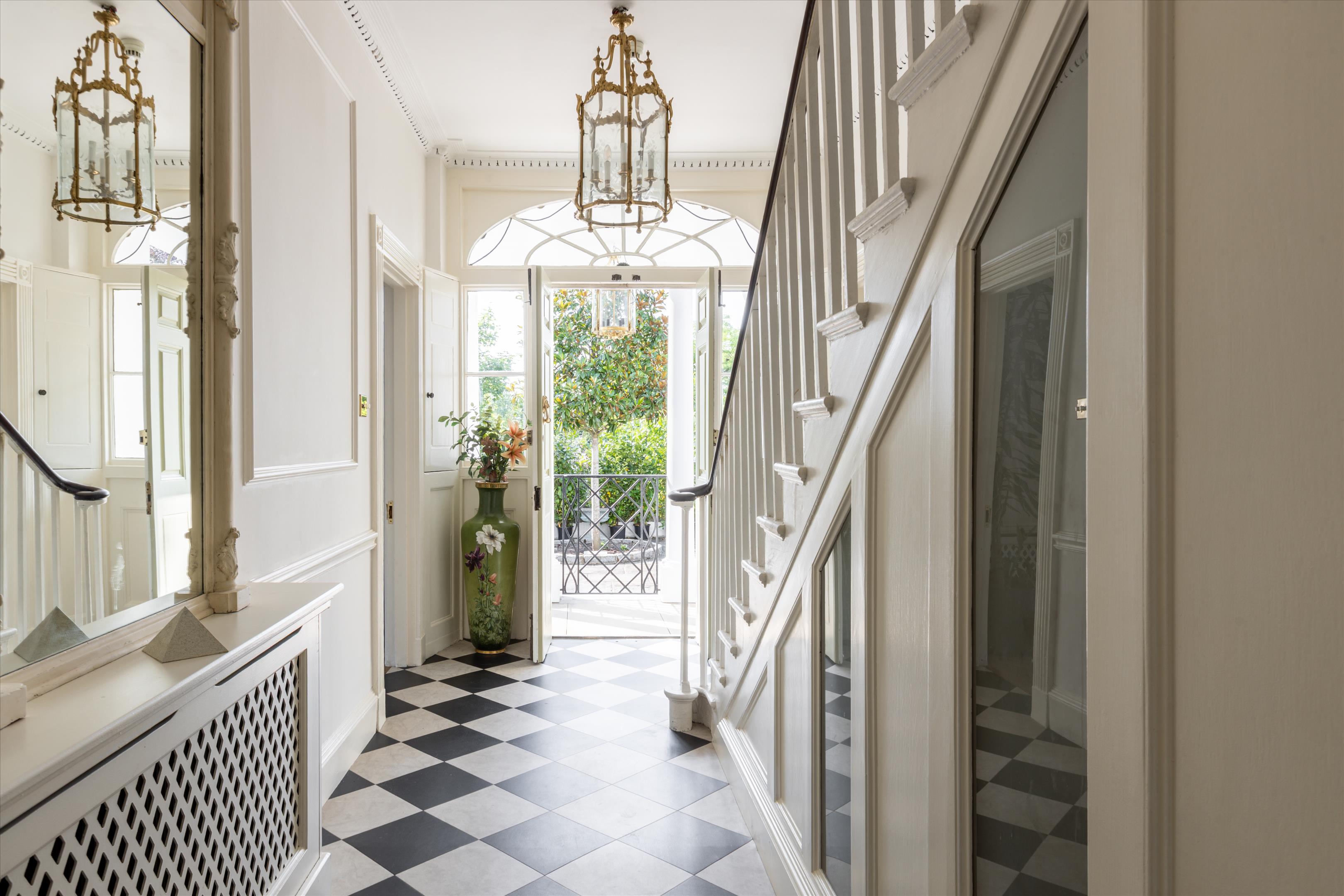 7 bedroom detached house for sale 0