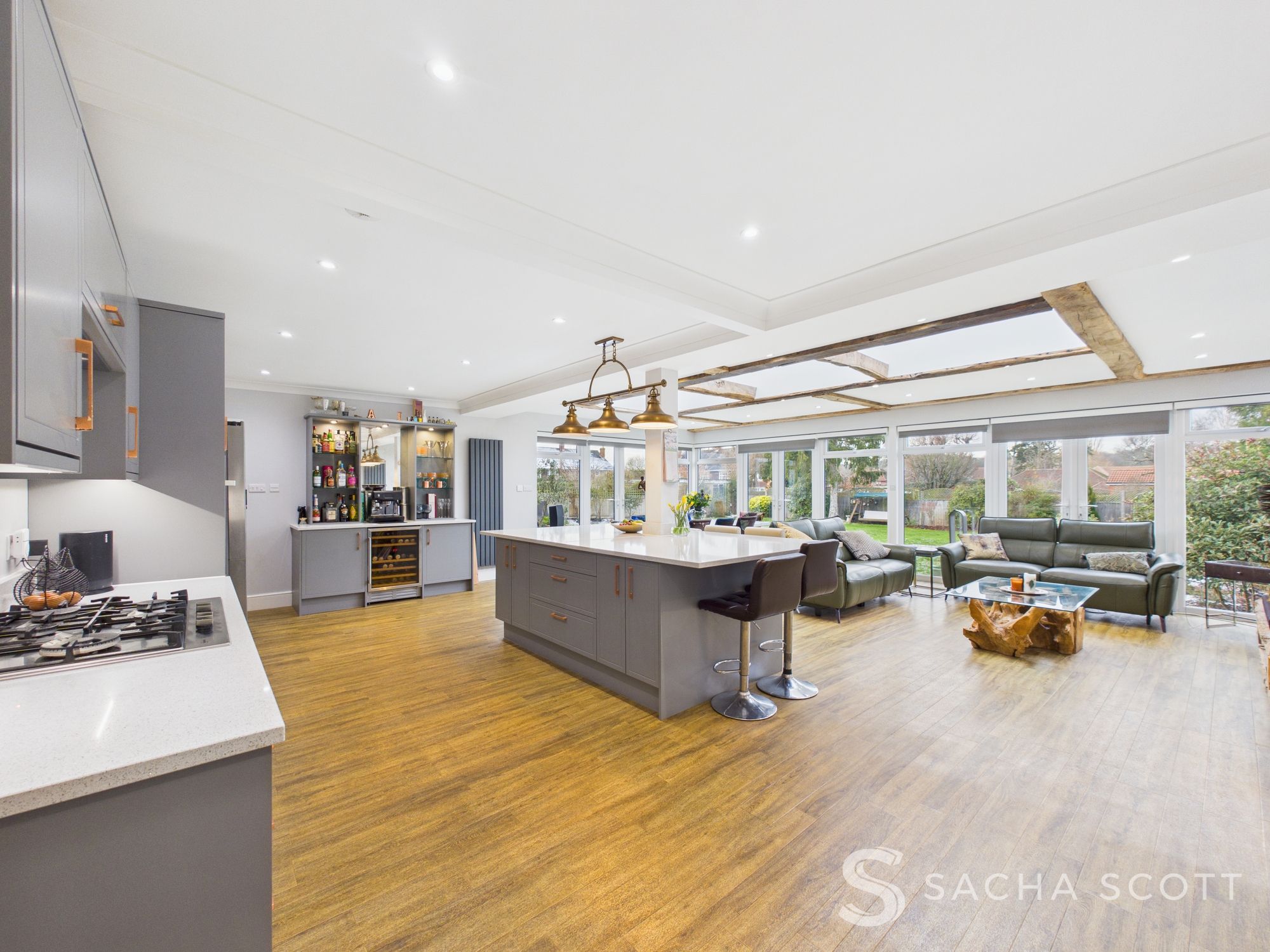 4 bedroom semi-detached house for sale 0