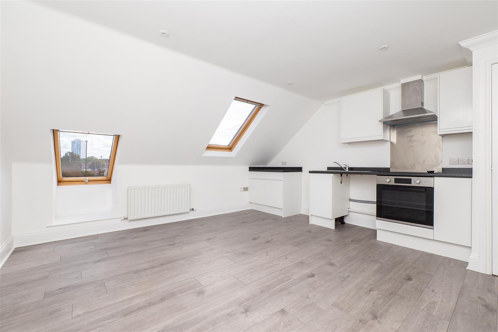 2 bed flat for sale