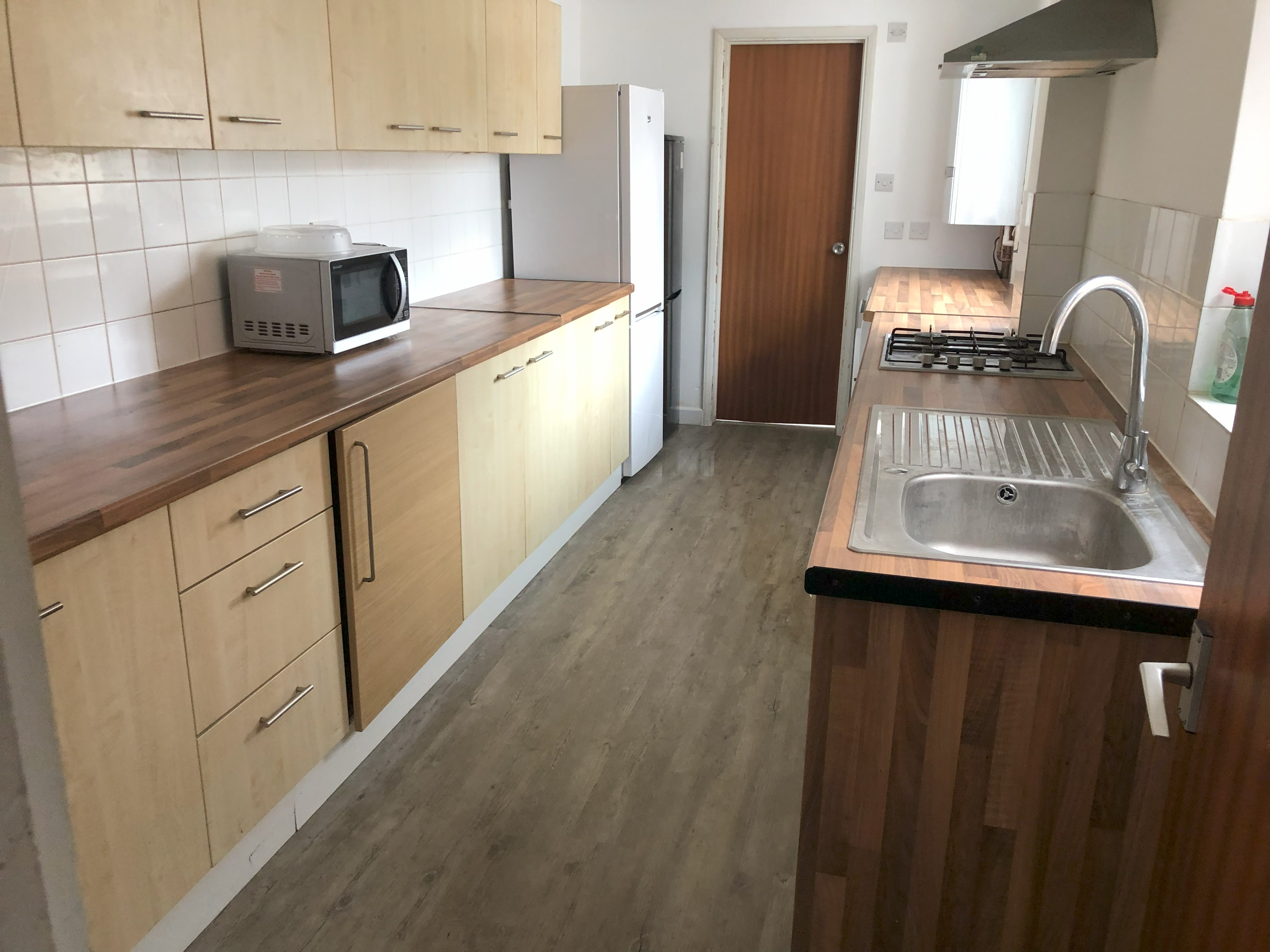 19, Donnington Gardens, Reading photo 5