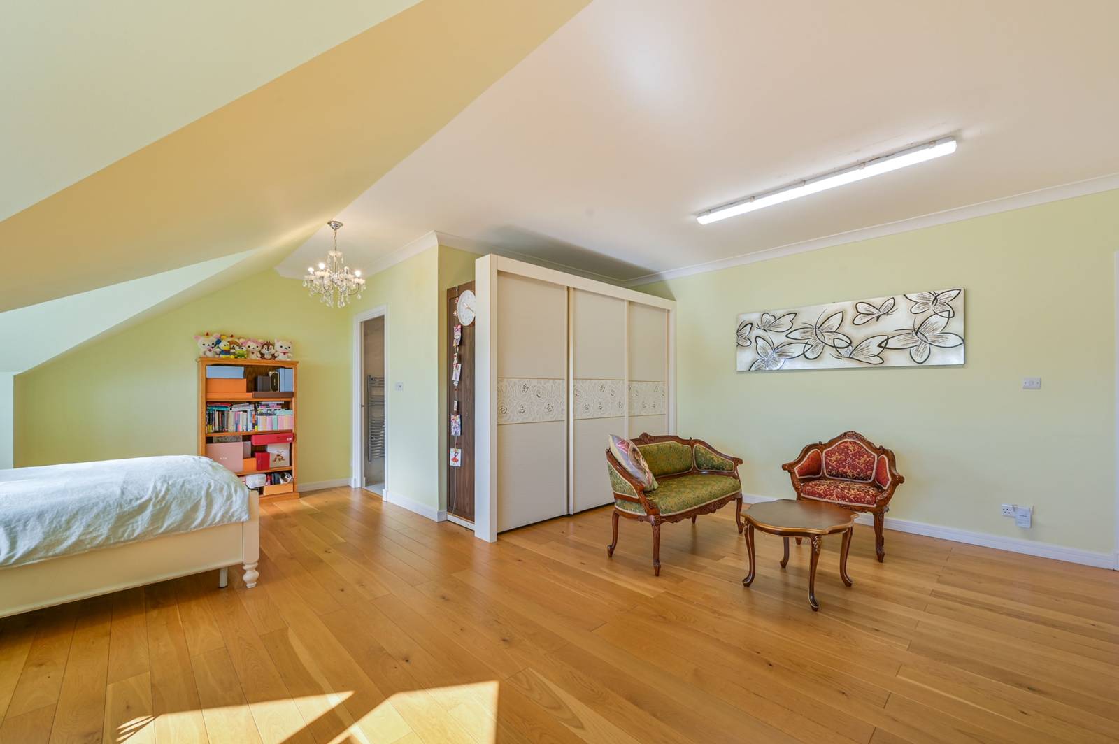 3 bedroom flat for sale 0