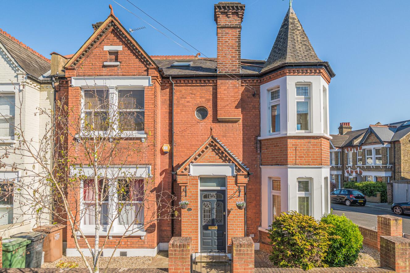 14 bedroom detached house for sale