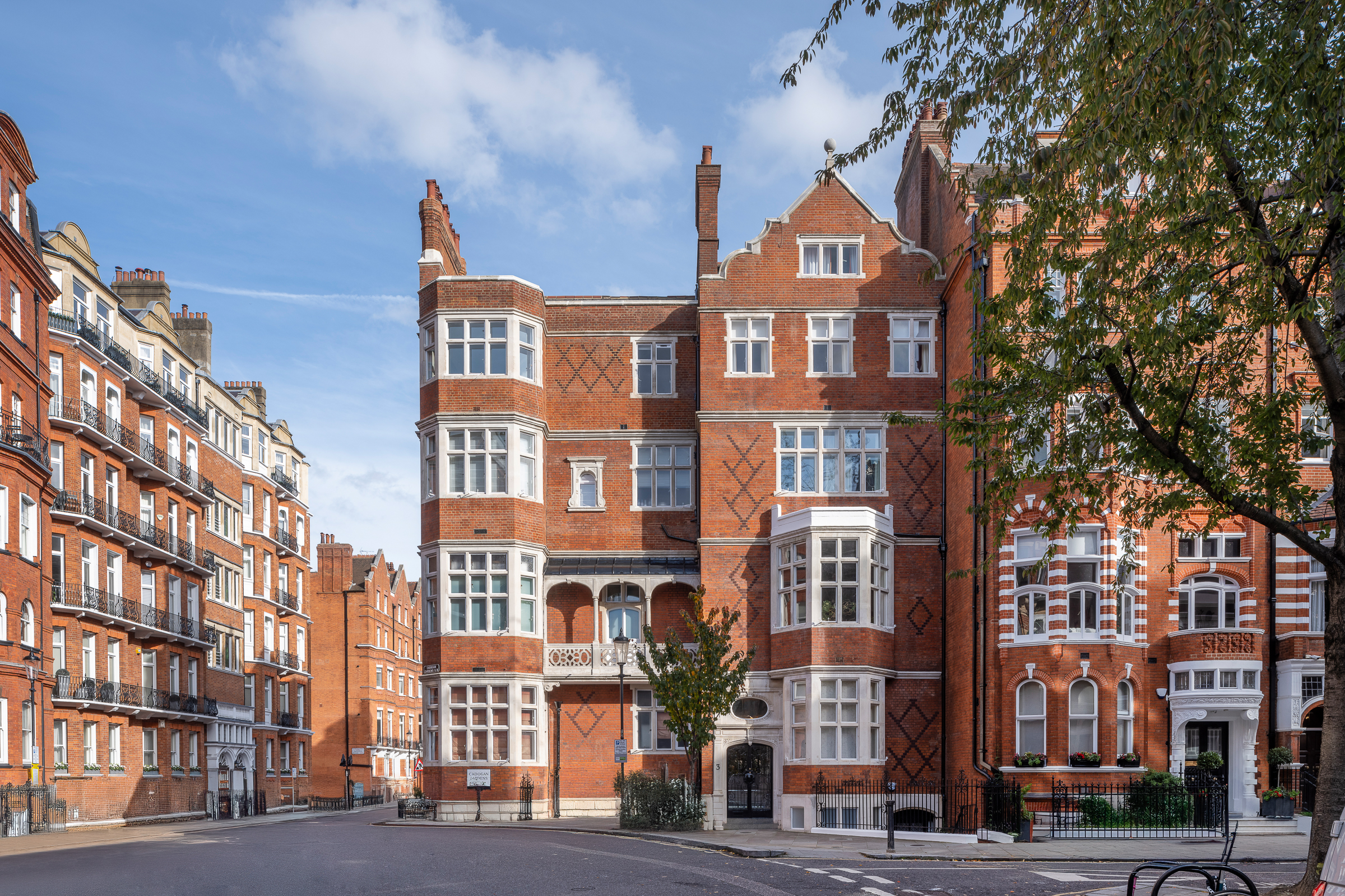 3 bedroom flat for sale 0