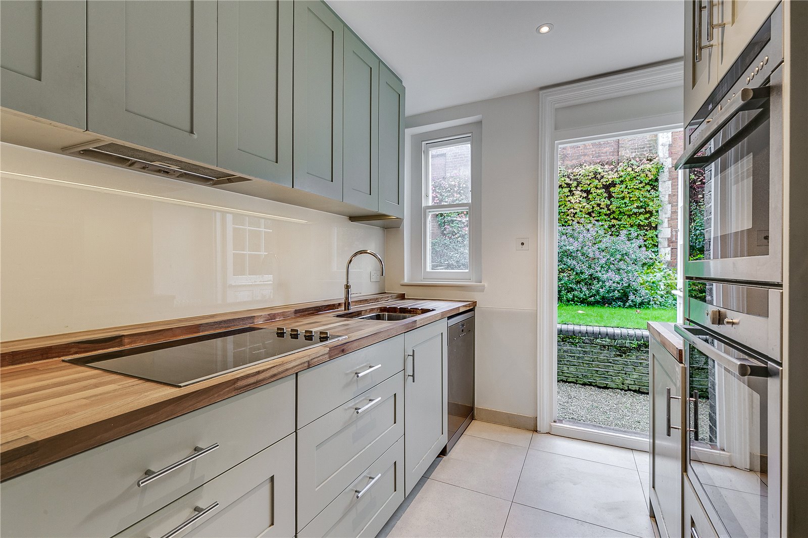 3 bedroom flat for sale 0