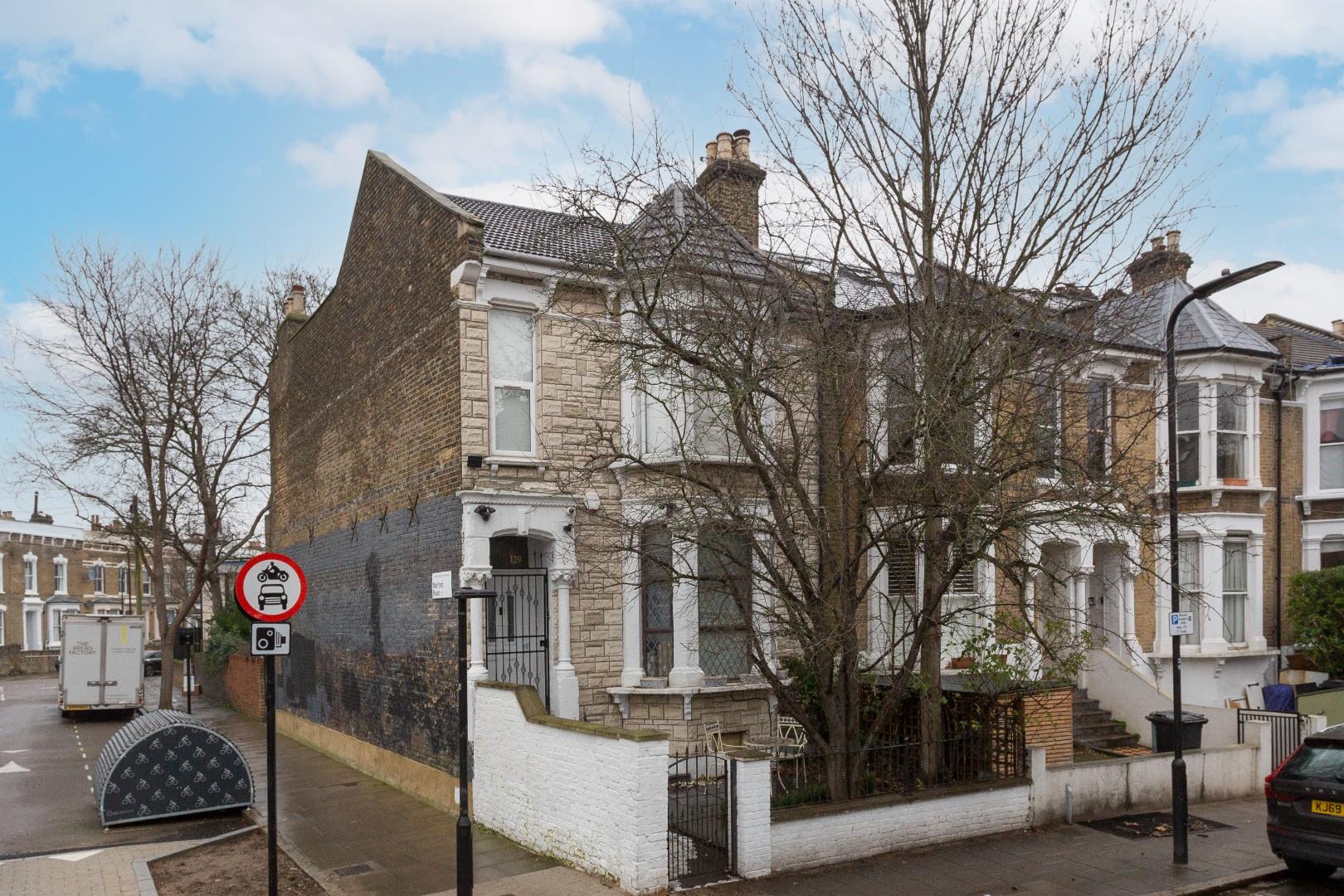 4 bedroom end terrace house for sale 0