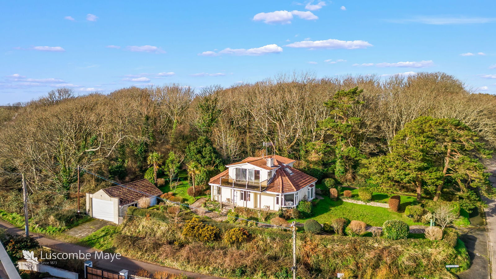 3 bedroom detached house for sale 0