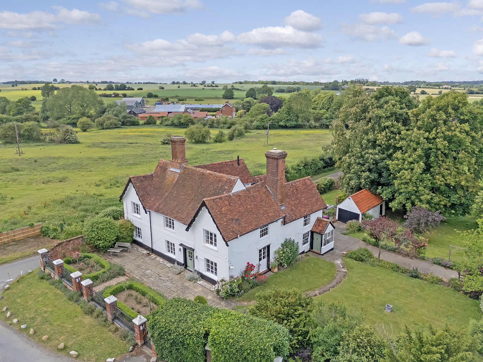 5 bedroom detached house for sale 0