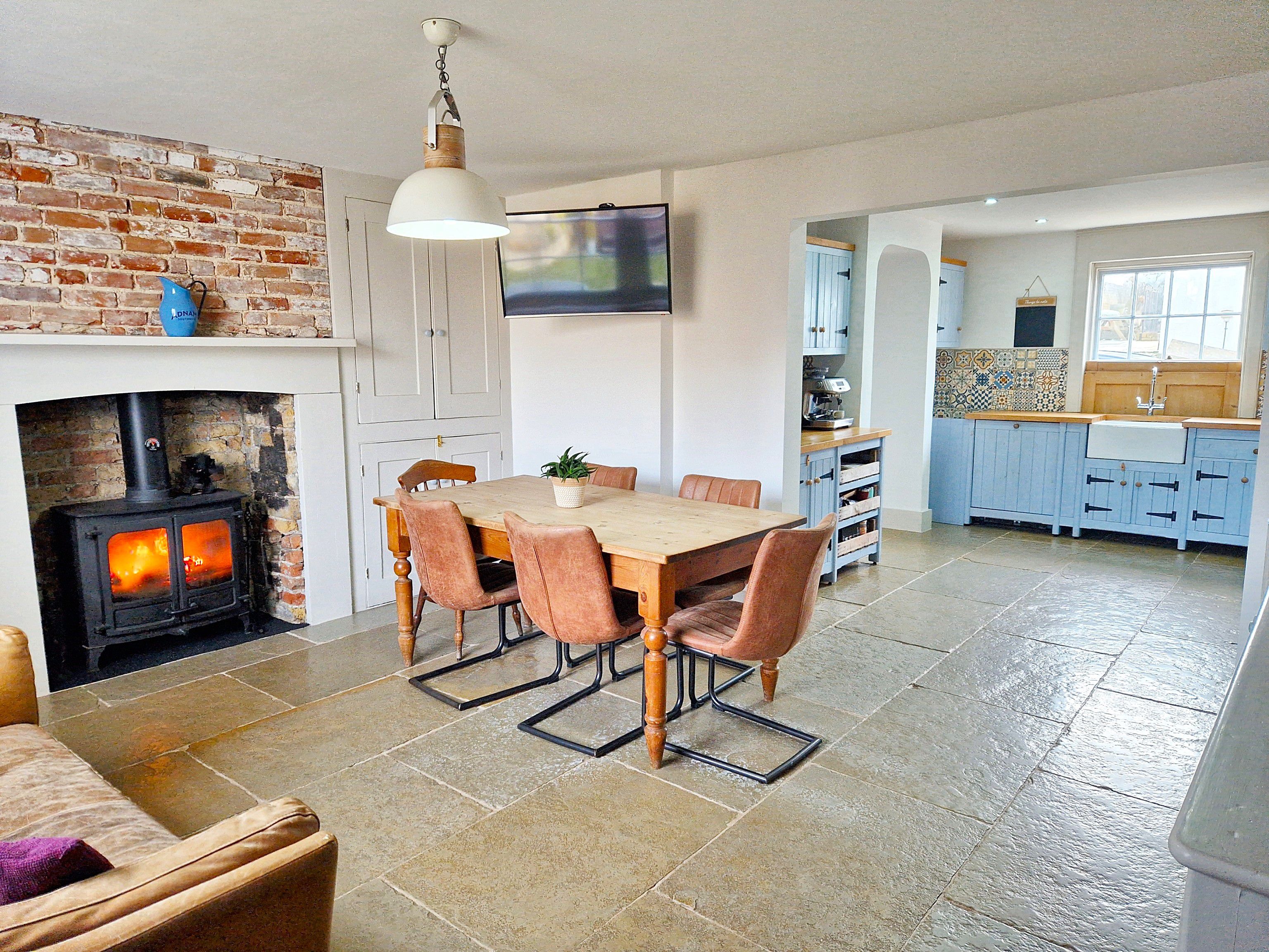 4 bedroom detached house for sale 0