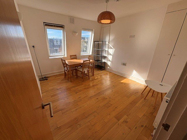28C, Dalmeny Road, Tufnell Park photo 5