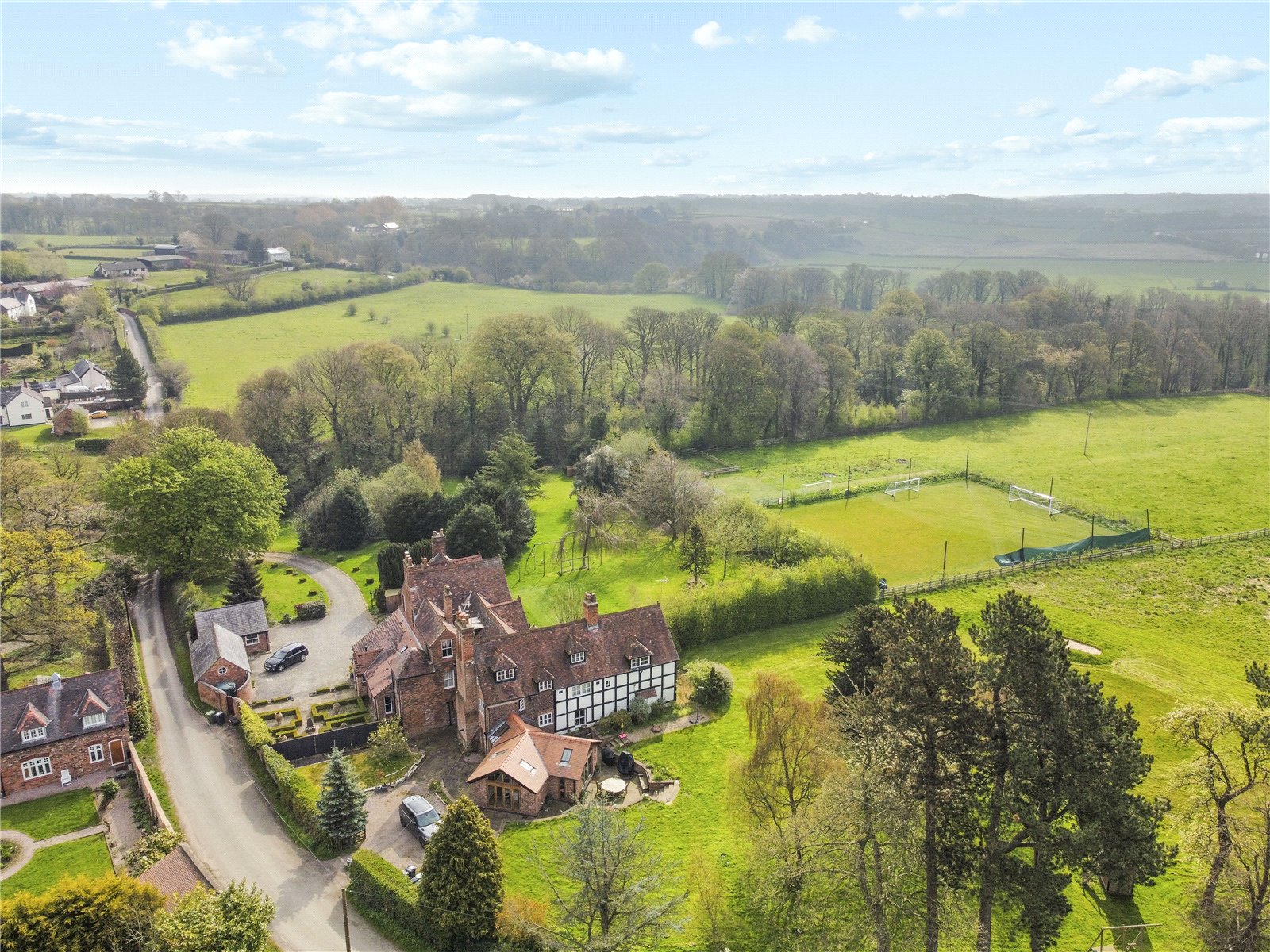 4 bedroom semi-detached house for sale