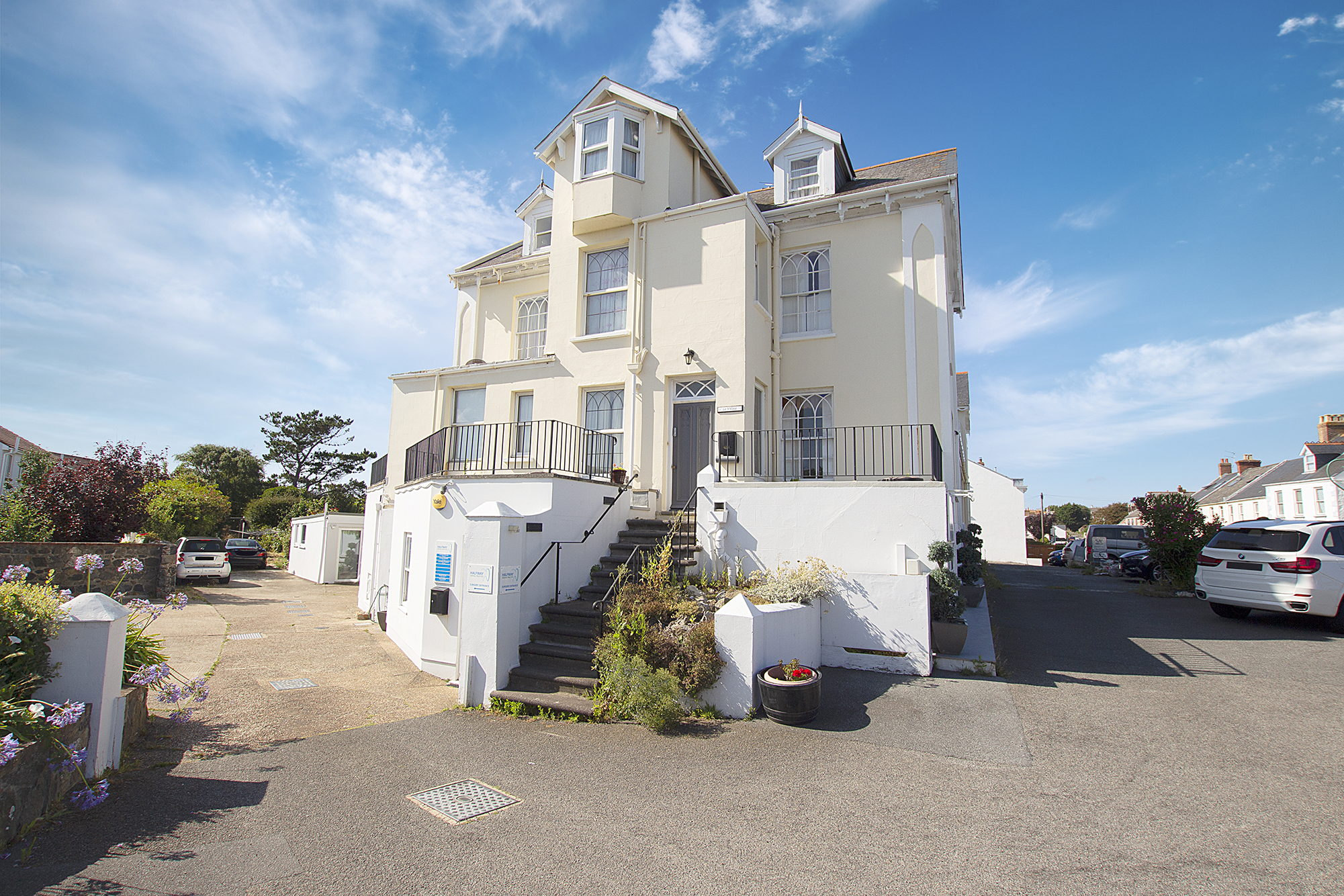 5 bedroom property for sale 0