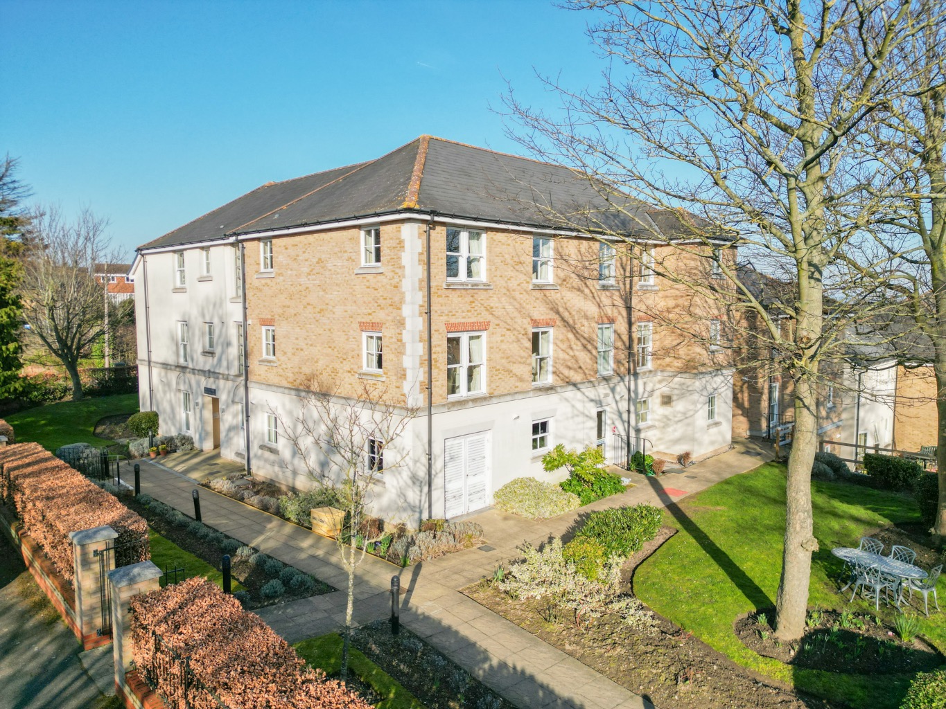 Flat 45, Nelson Court, Glen View, Gravesend, DA12 1PL - listing photo