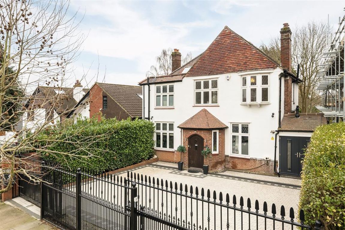 5 bedroom property for sale 0