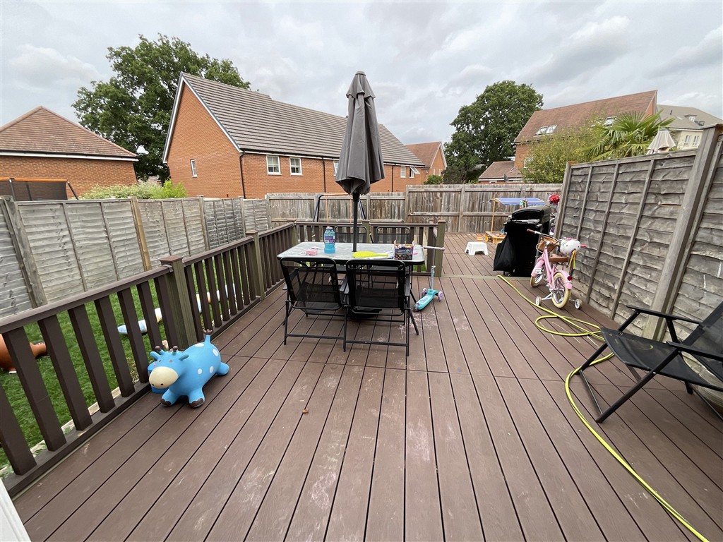 Bedivere Road Ifield, Crawley photo 4