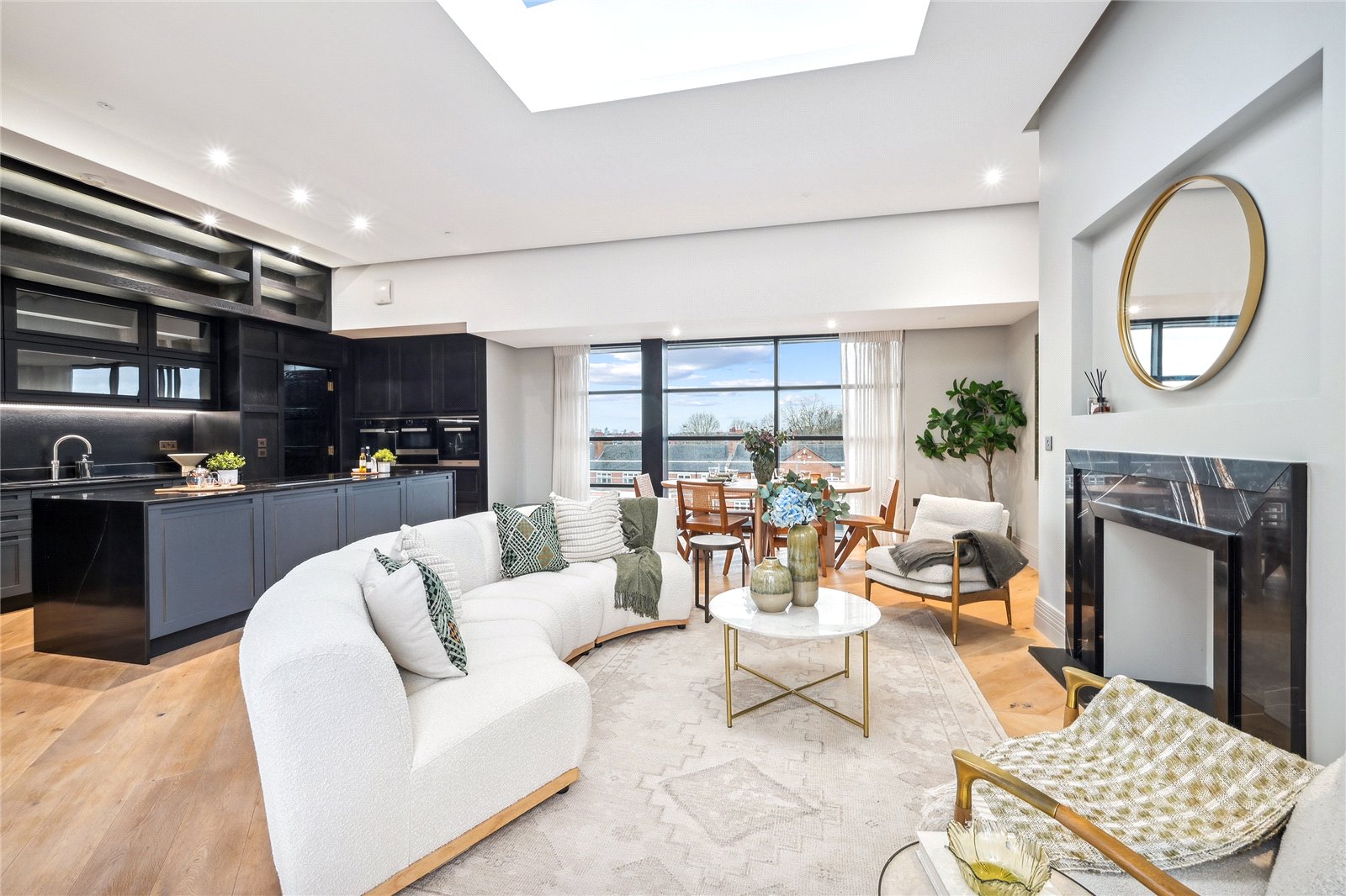 3 bedroom flat for sale 0