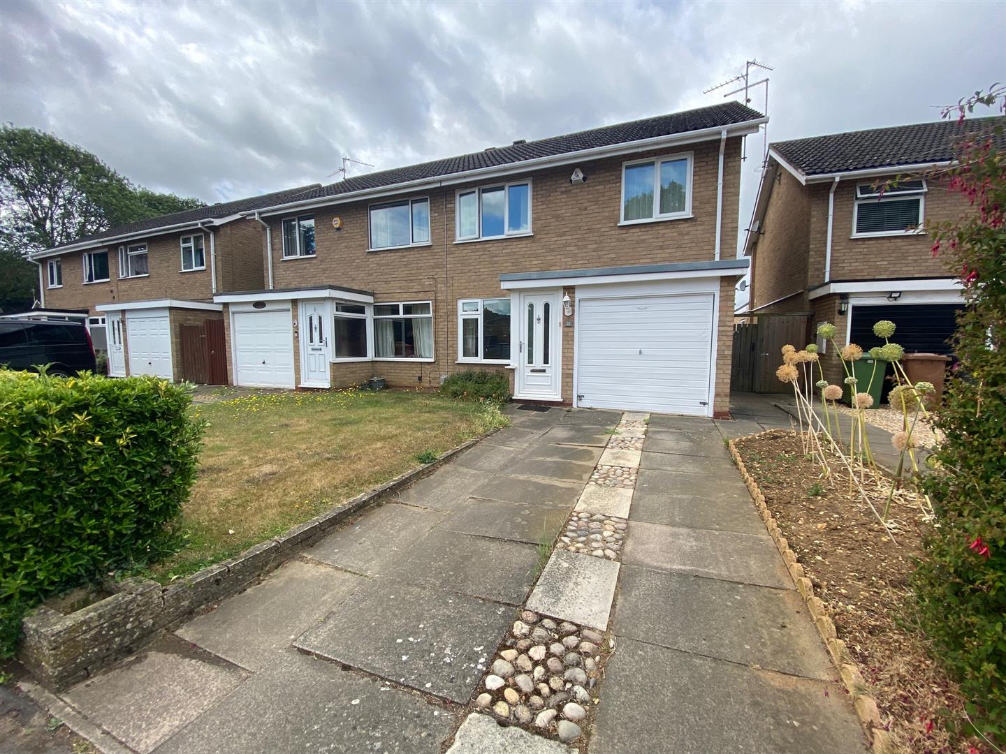 3-bed semi-detached on 21, Tanhouse, Peterborough, £250,000