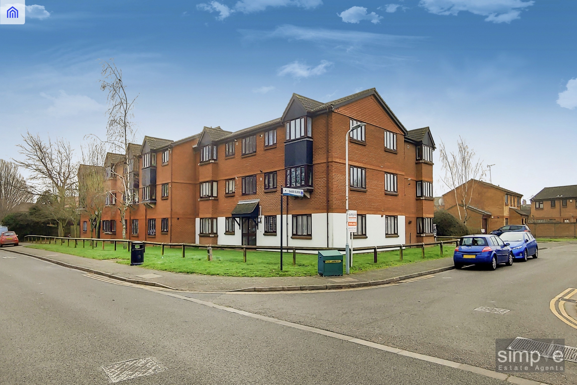 23, Gade Close, Hayes photo 3