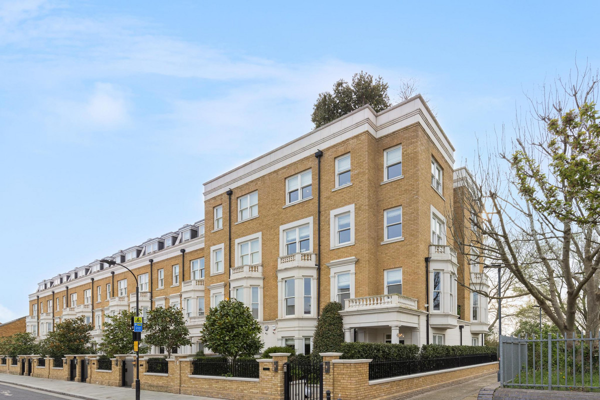 5 bedroom end terrace house for sale 0