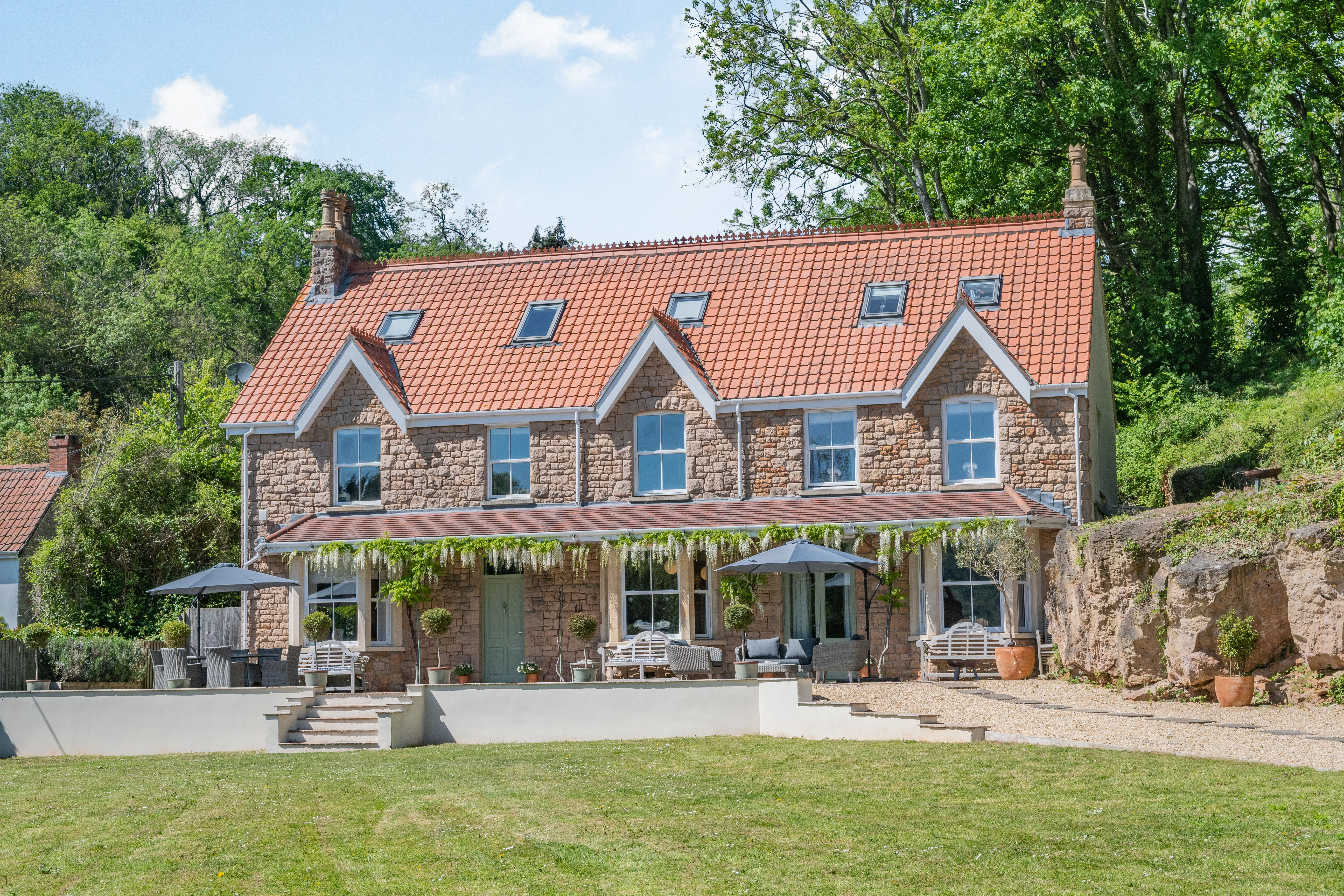 5 bedroom detached house for sale 0