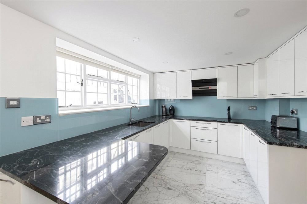 4 bedroom property for sale 0