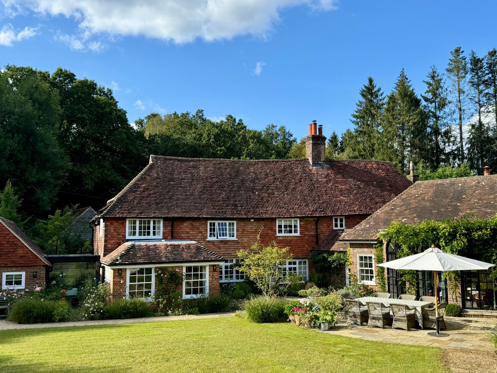 6 bedroom detached house for sale 0