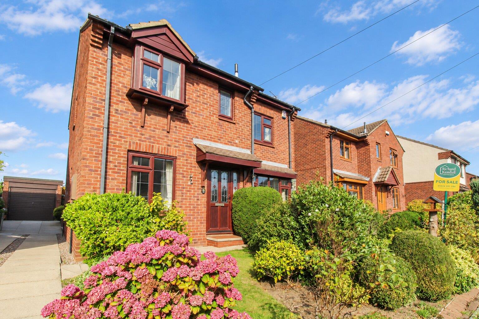 4 bed detached house for sale