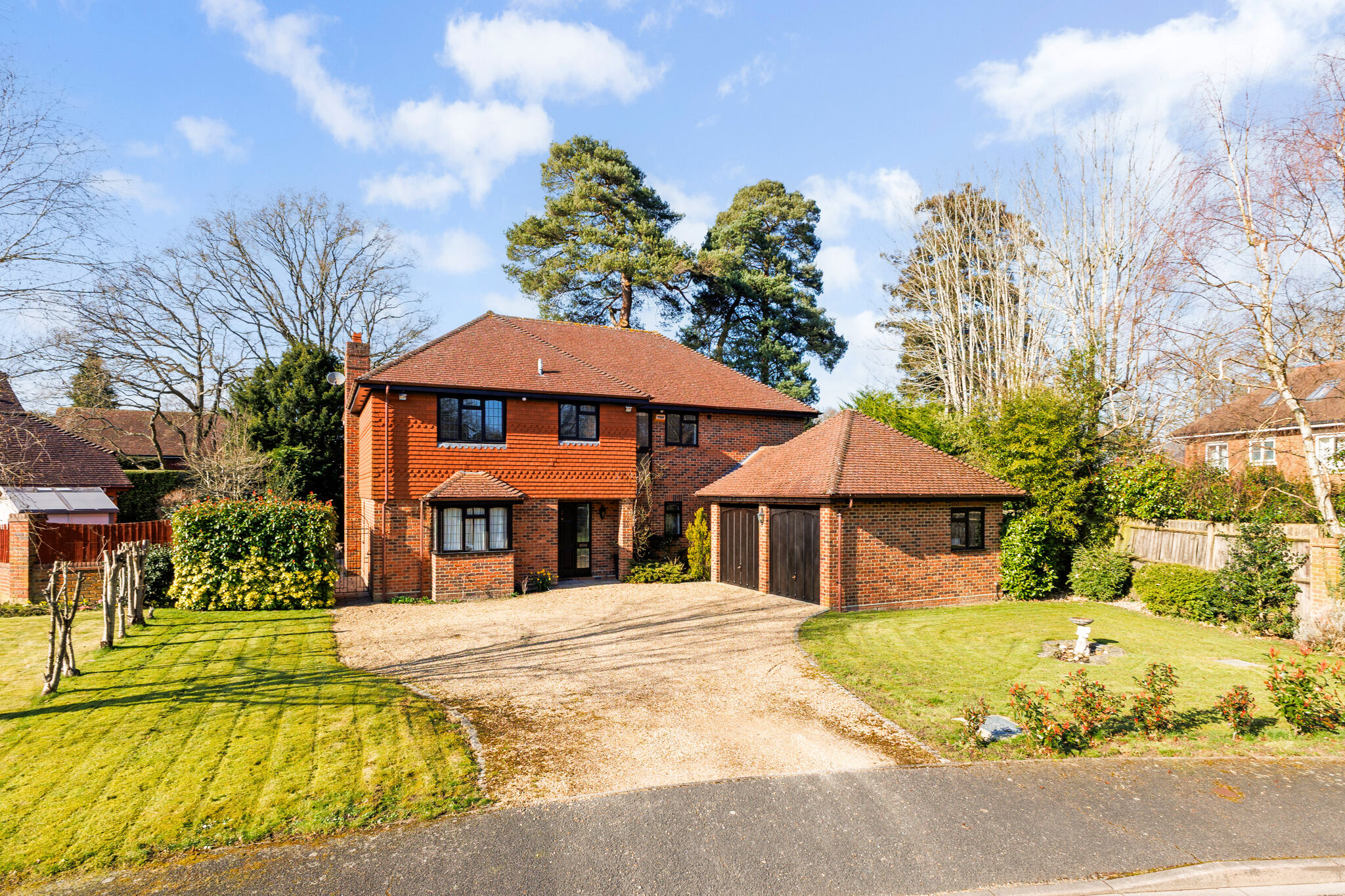 5 bedroom detached house for sale