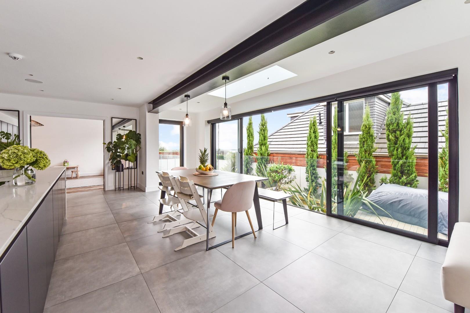 5 bedroom detached house for sale 0