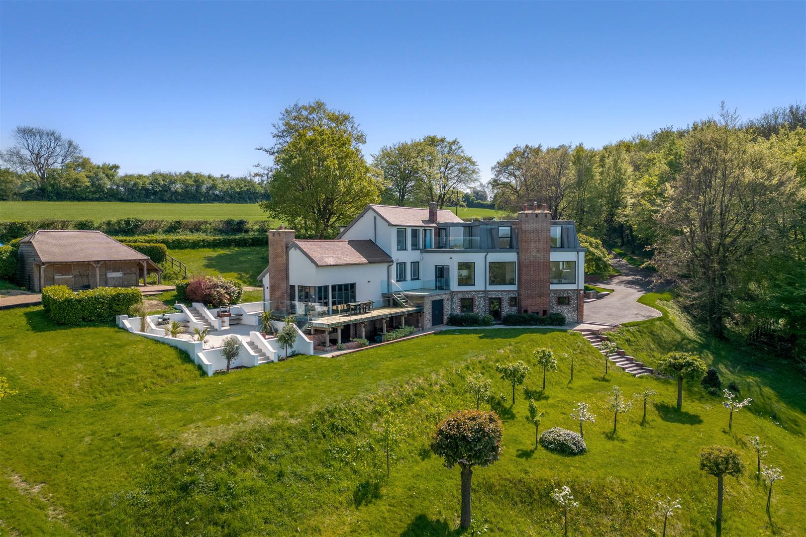 5 bedroom detached house for sale 0