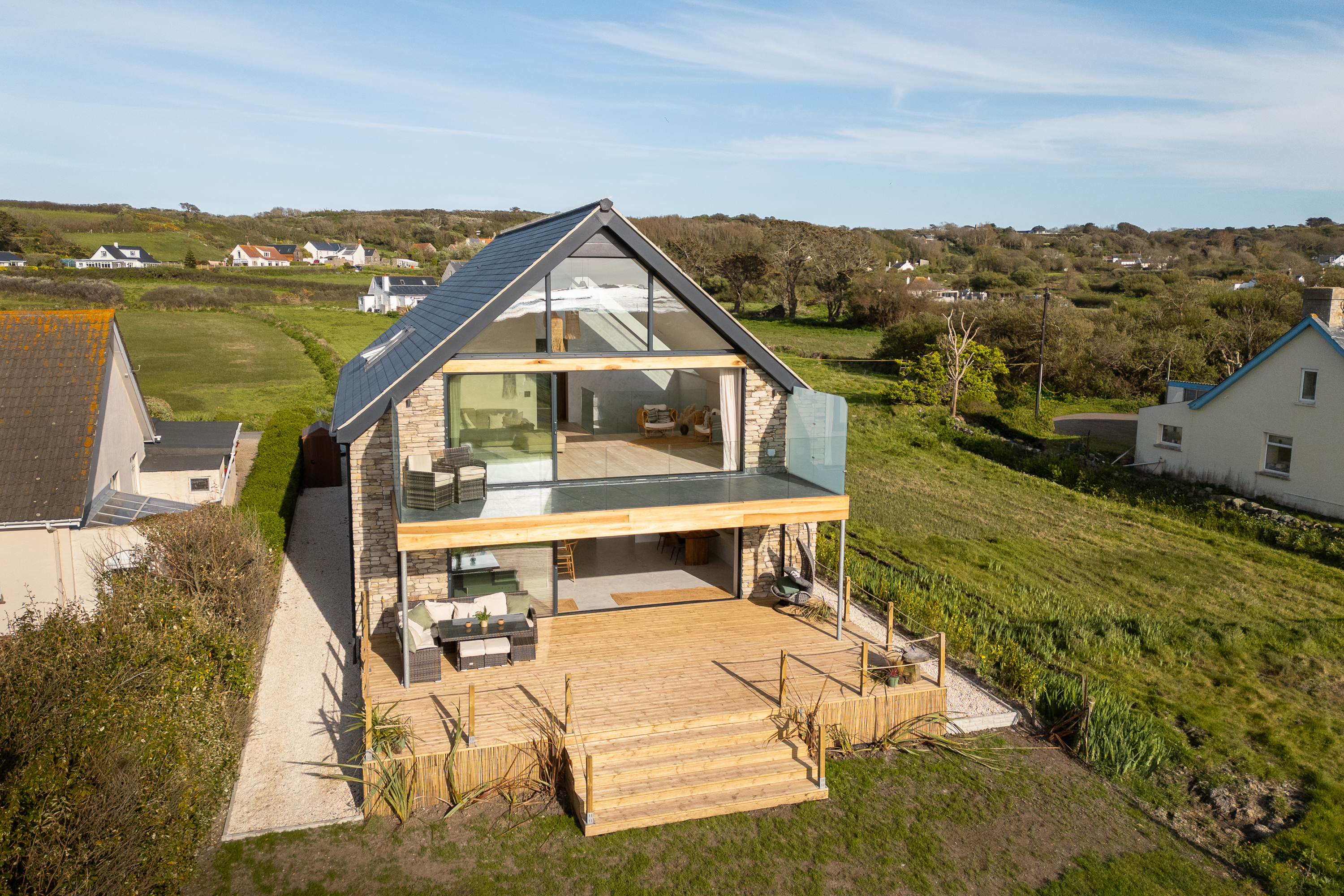 4 bedroom detached house for sale 0