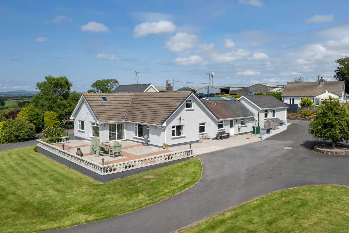 7 bedroom detached bungalow for sale 0