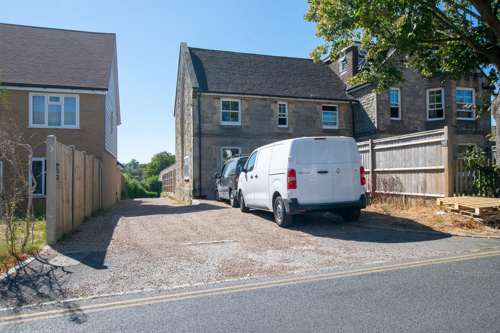 Stone House Cottage, Whitehill Road, Crowborough photo 2
