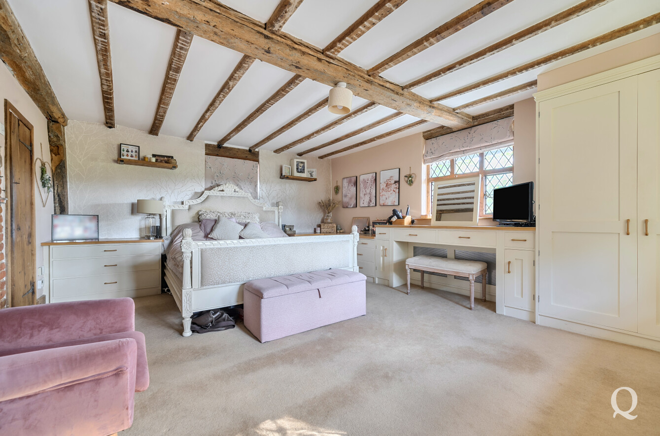 5 bedroom detached house for sale 0