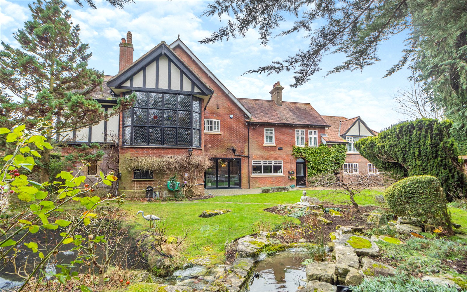5 bedroom detached house for sale 0